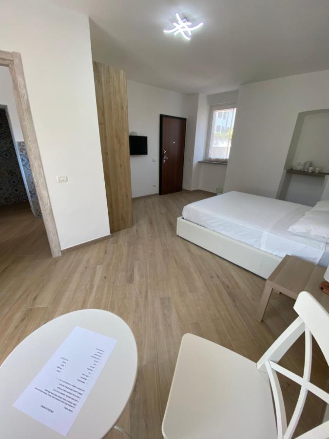 Around Lago Maggiore Rooms Reno Di Leggiuno Extérieur photo