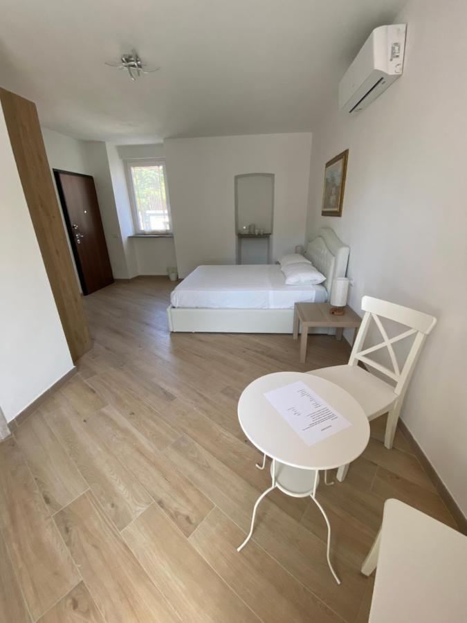 Around Lago Maggiore Rooms Reno Di Leggiuno Extérieur photo