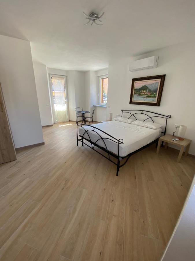 Around Lago Maggiore Rooms Reno Di Leggiuno Extérieur photo