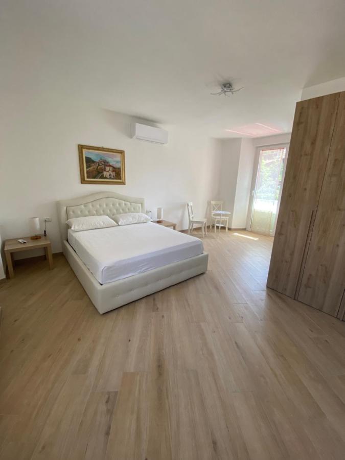 Around Lago Maggiore Rooms Reno Di Leggiuno Extérieur photo