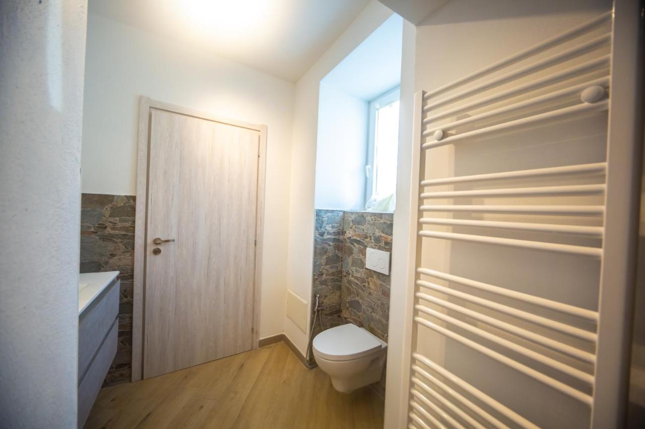 Around Lago Maggiore Rooms Reno Di Leggiuno Extérieur photo
